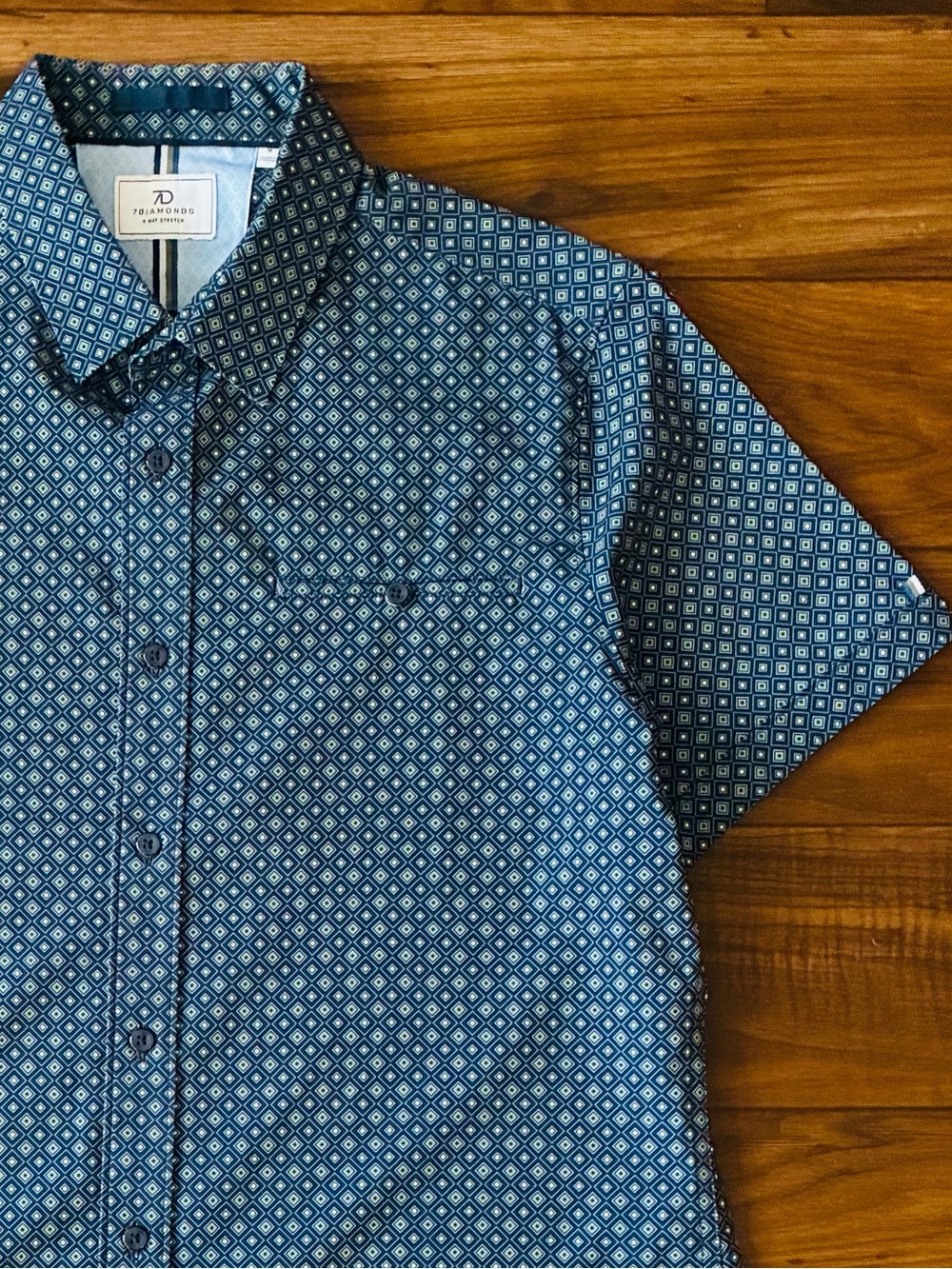 7 Diamonds 4 Way Stretch Diamond Pattern Spandex Mens Shirt Size M